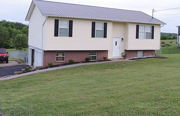 2nd image of 682 Ross Dr