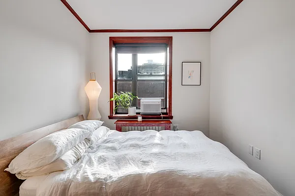 Rented by Batra Group Inc | media 4