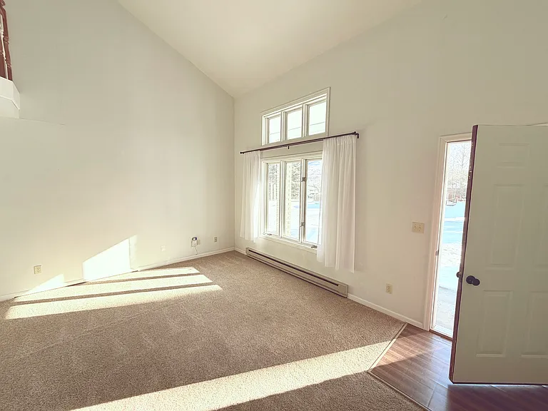 726 Lillian Ln #202 — Photo 8
