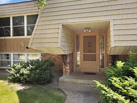 3rd image of 66 Greenstone Ln