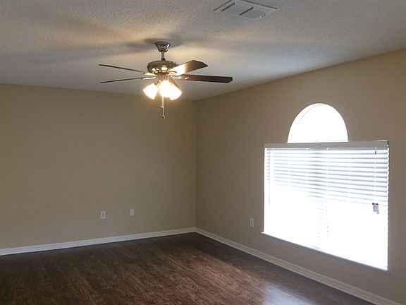 3rd image of 1139 Normandy Dr
