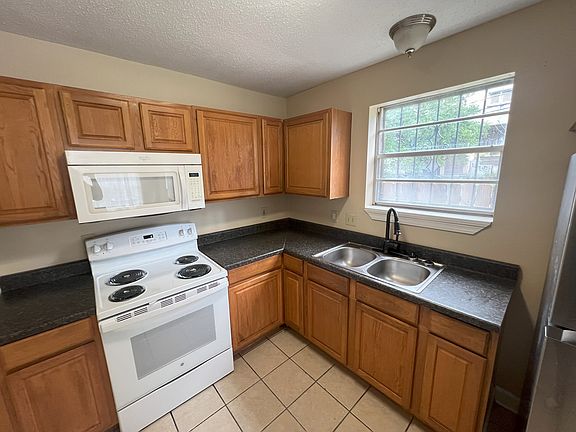 5th image of 2904 Gravier St