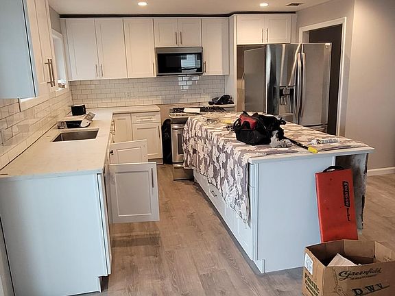2nd image of 86 Illinois Ave #2