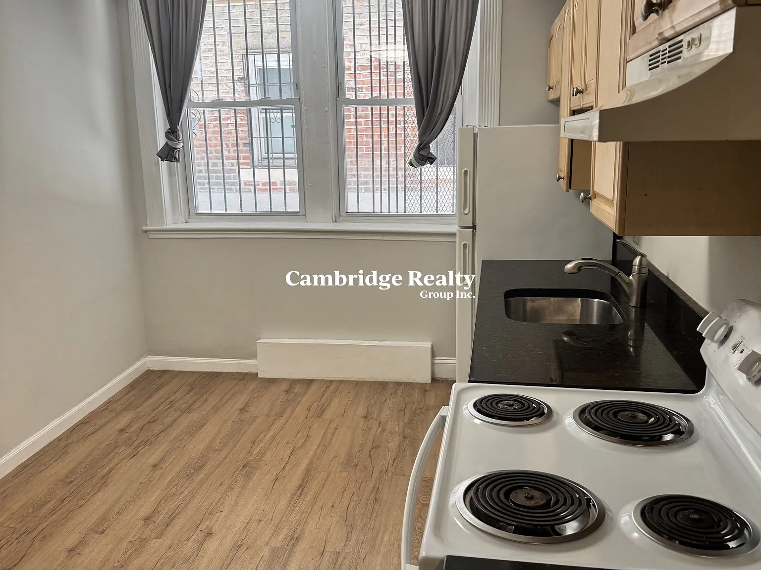 4 bed, 2.0 bath, $6,500 — Photo 2