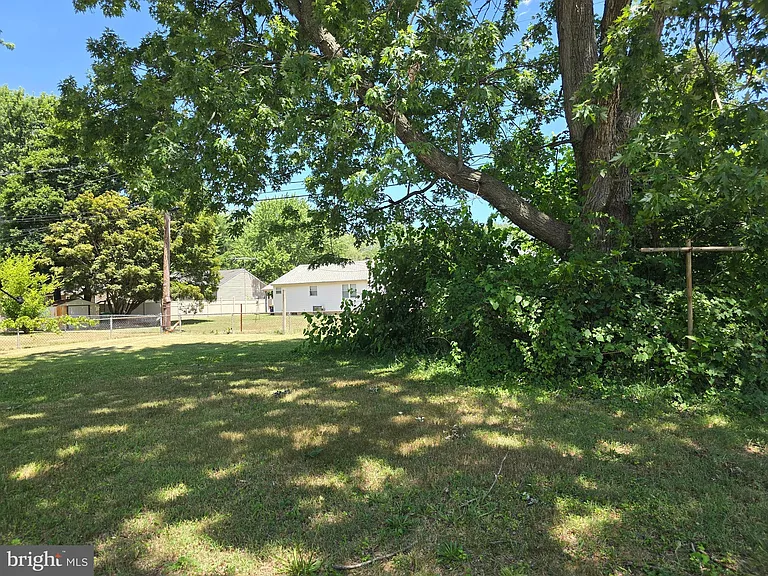 11 Glenwood Dr — Photo 48