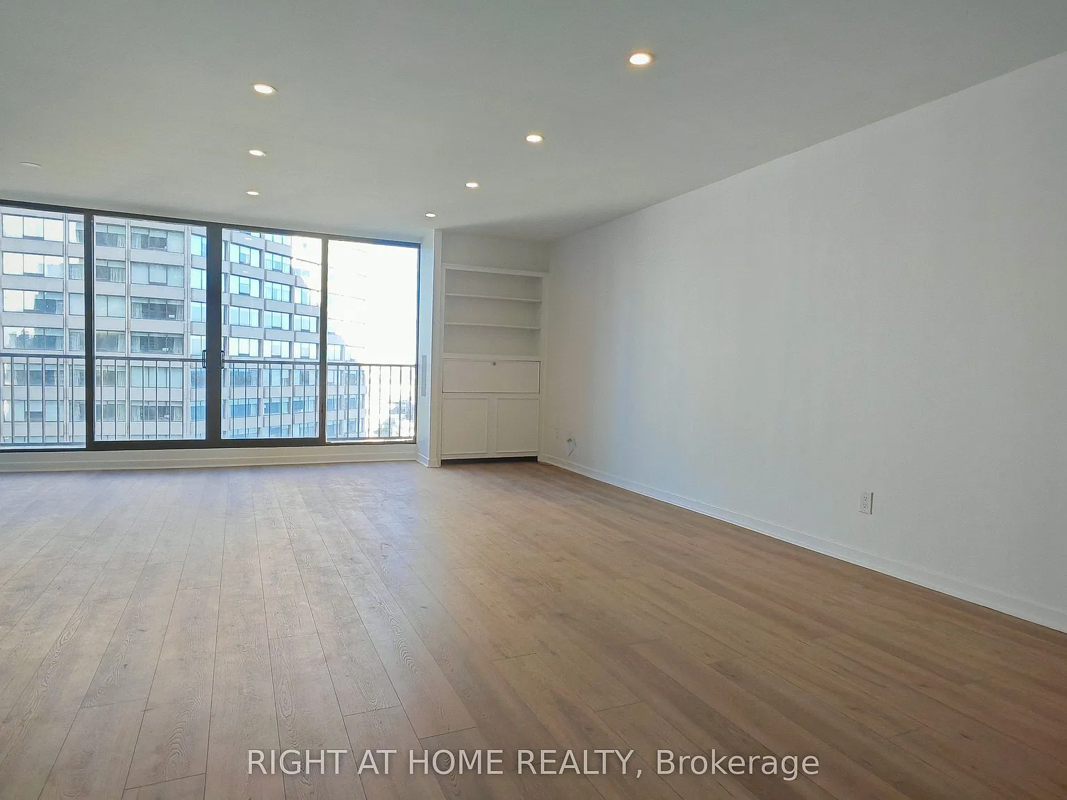 1 bed, $4,000 — Photo 1