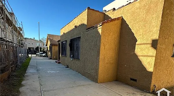 3916 S Normandie Ave — Photo 15