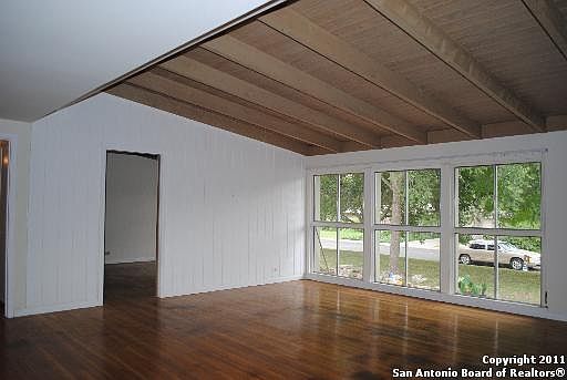 1st image of 1005 Canterbury Hill