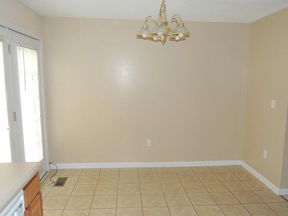 2nd image of 115 Belmont Dr Unit A3