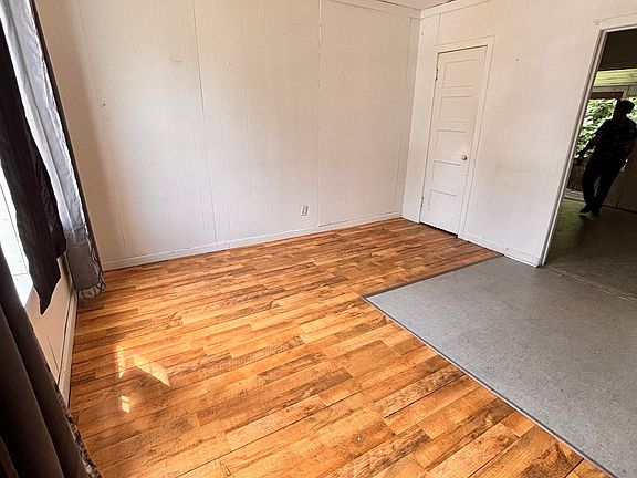 2nd image of 329 W Main St