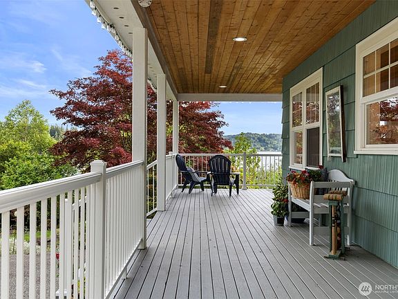 5th image of 17164 Lemolo Shore Drive NE