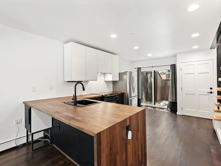 350 Arapahoe Ave #16 — Photo 4