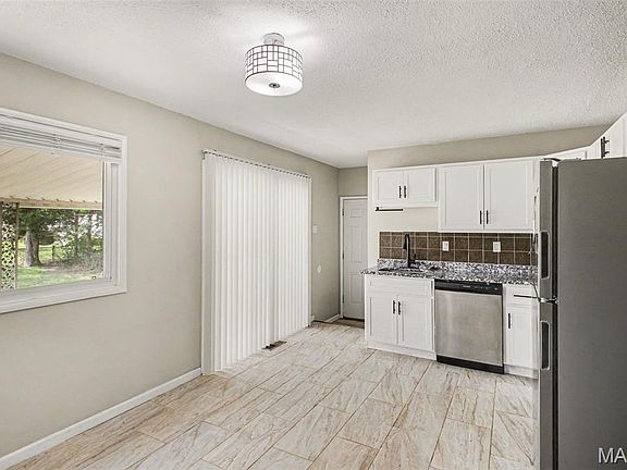 4th image of 1180 Kostka Ln