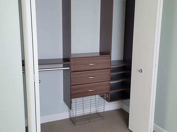 4th image of 1629 S Prairie Ave #2910