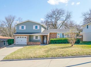 225 Zenith Dr, Council Bluffs, IA 51503