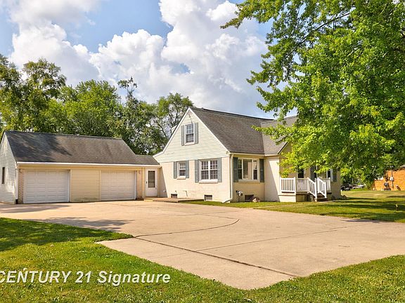 3rd image of 4095 Shattuck Rd