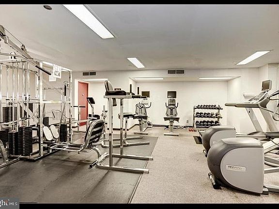 5th image of 1805 Crystal Dr APT 1017S