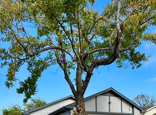 741 Meadowcreek Ct, Garland, TX 75043