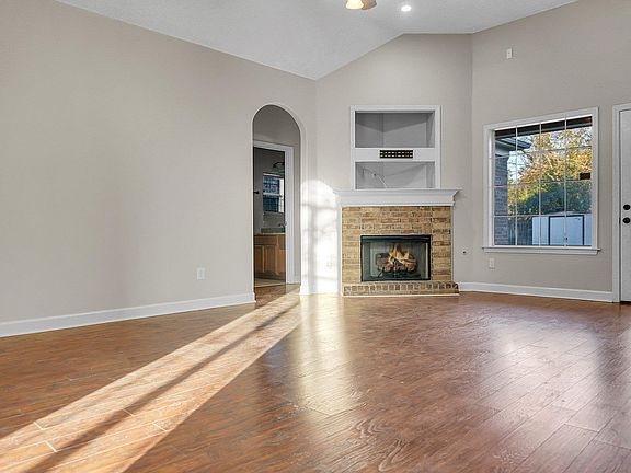 5th image of 1172 Casentino St