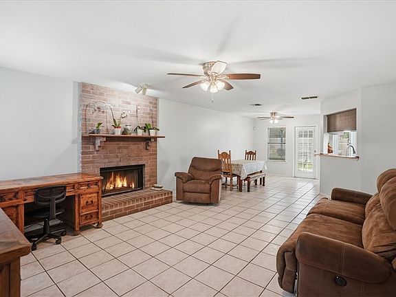 3rd image of 7310 Elm Hollow Dr