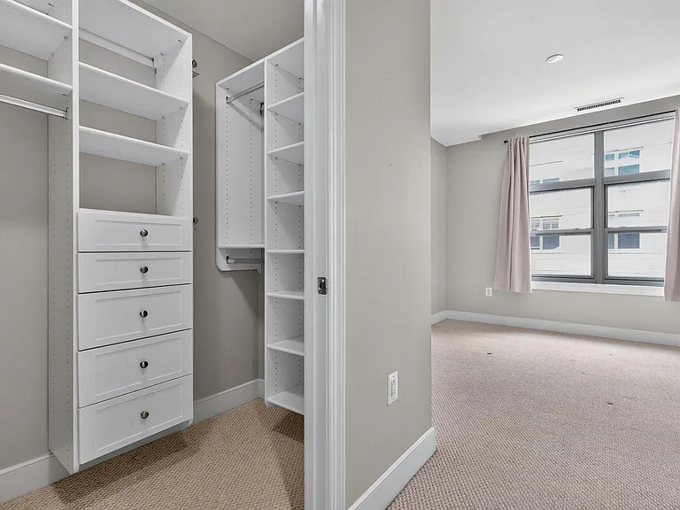 2425 L St NW #421 — Photo 12