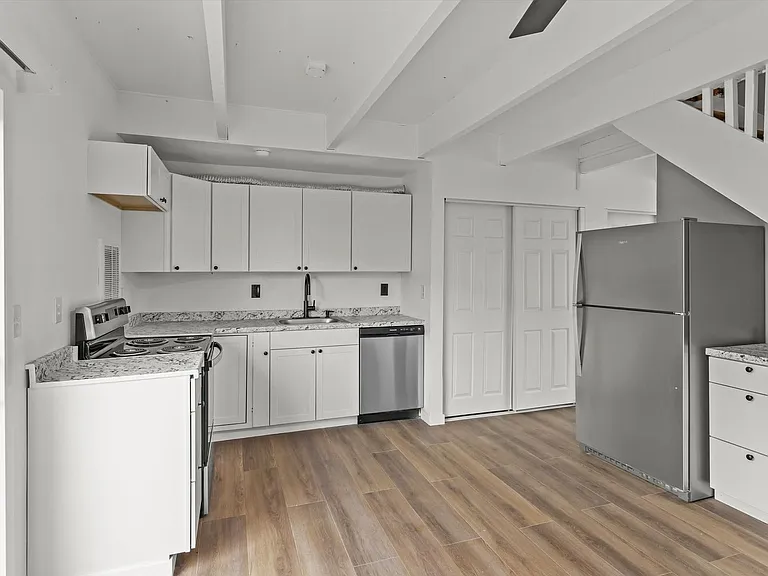 8803 11th St NE — Photo 2