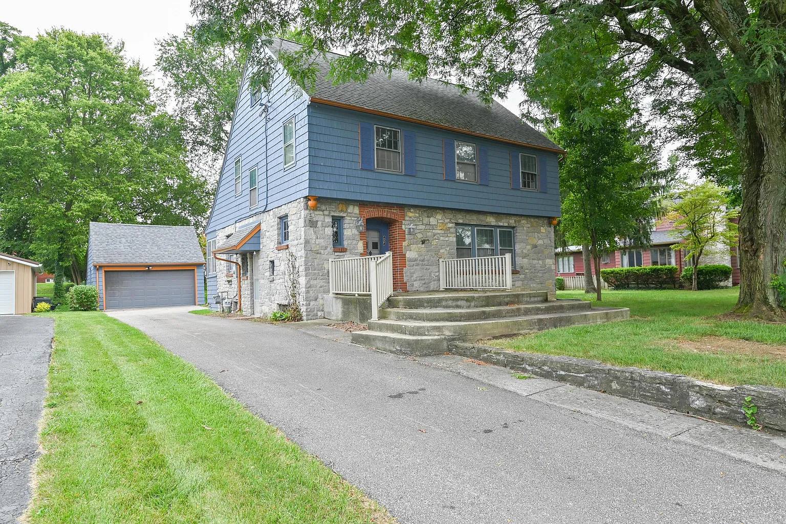 404 Brightwood Dr photo 1