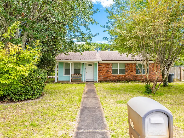 308 Hollywood Blvd SE — Photo 39