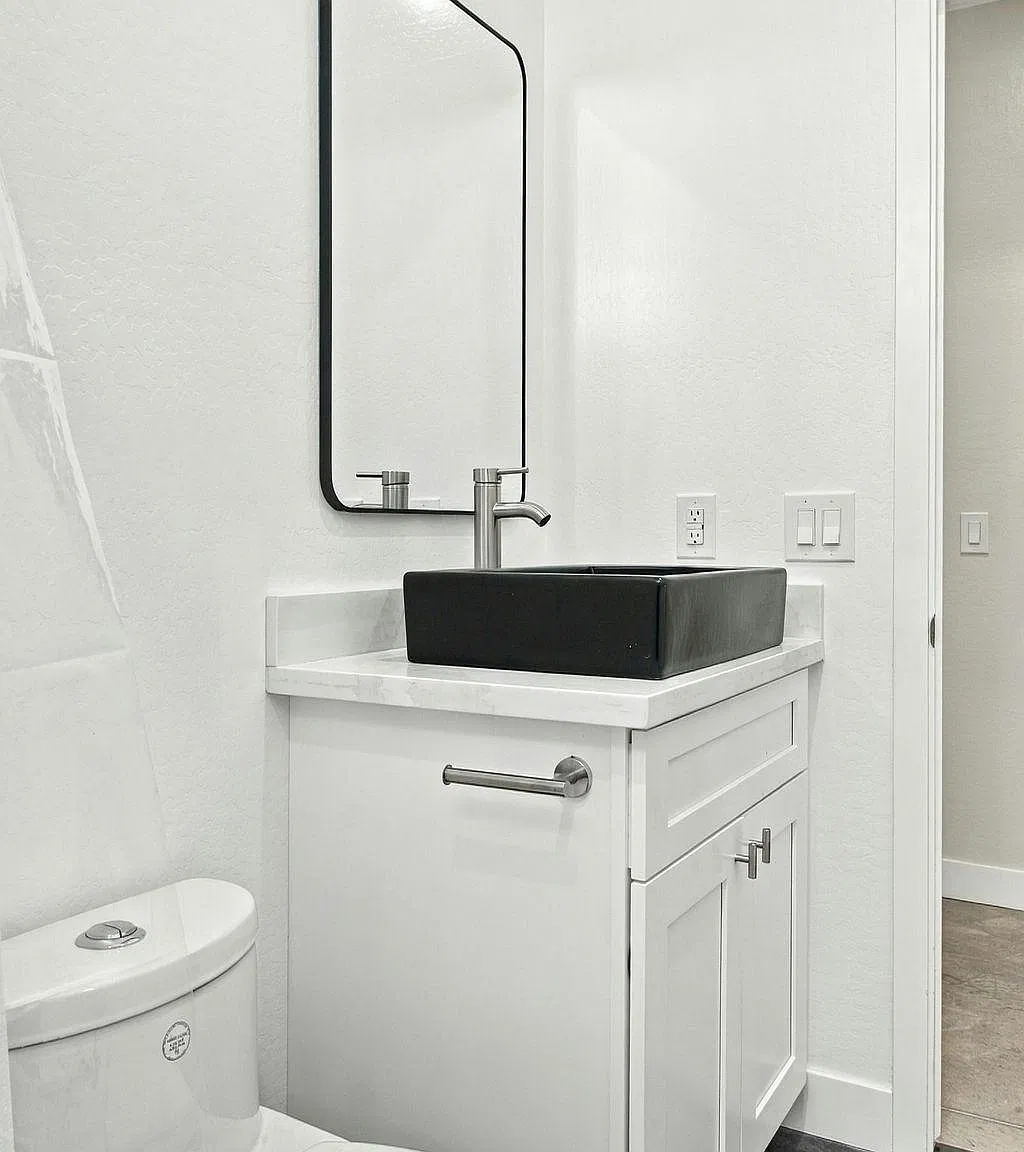 4 bed, 4.0 bath, 2200 sqft, $1,321 — Photo 2