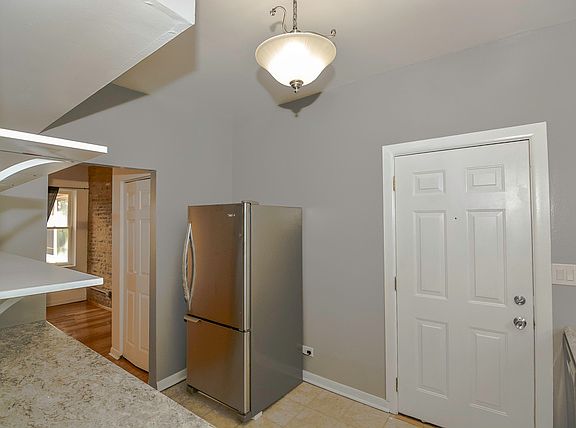5th image of 4915 N Avers Ave APT 3D