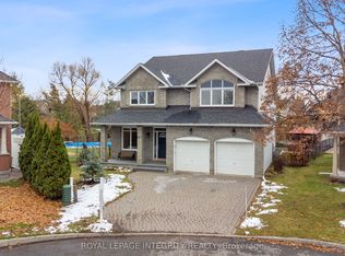 607 Devonwood Cir, Ottawa, ON K1T 4E6