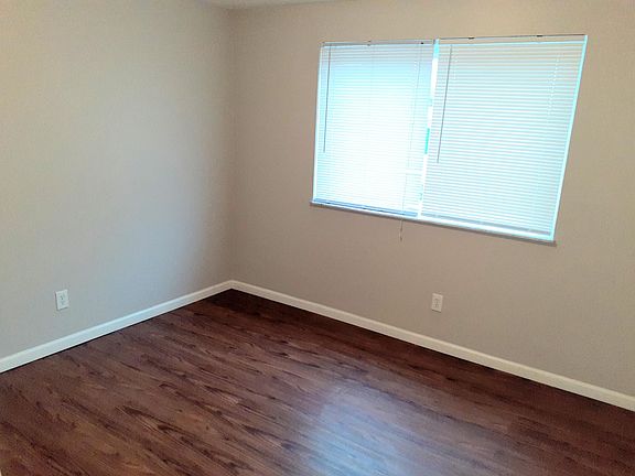 5th image of 2140 Hampton Ave APT 106