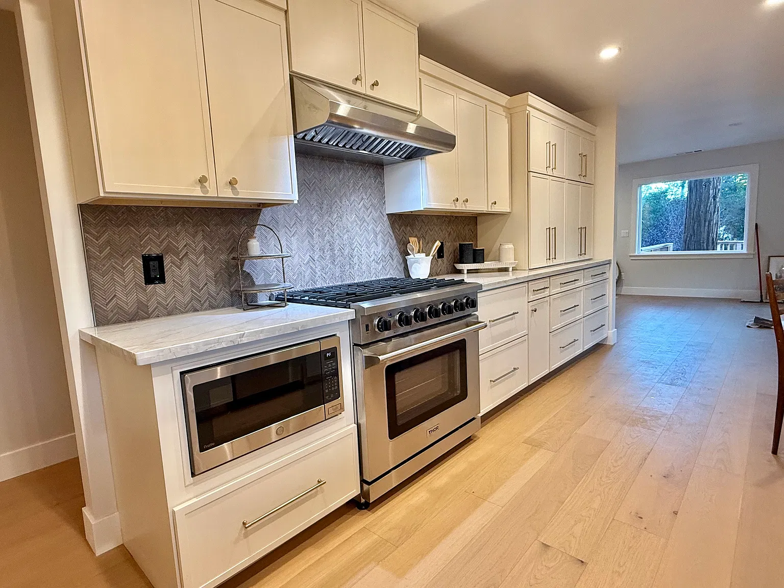 2 bed, 1008 sqft, $4,500 — Photo 1