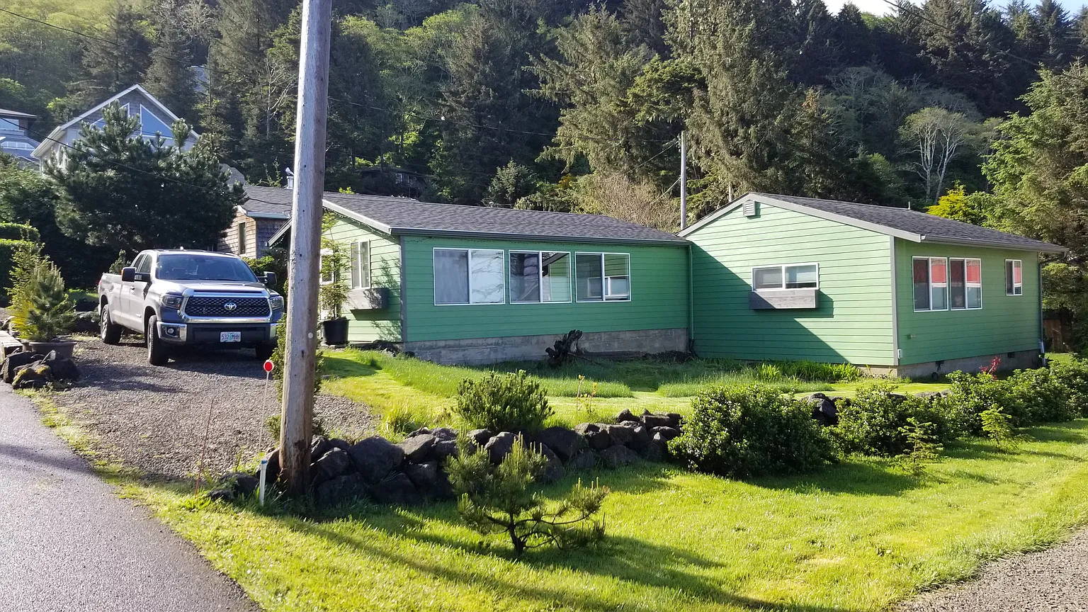 56 Greenhill Dr photo 1