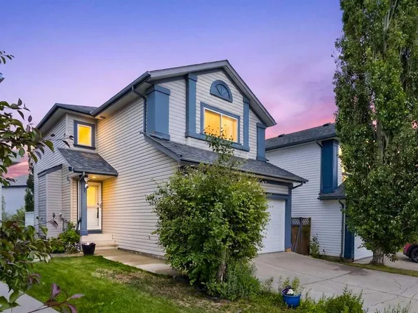 125 SW Coverton Cir NE, Calgary, AB T3K 4R7