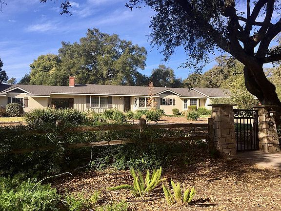 Single level Ojai Ranch home