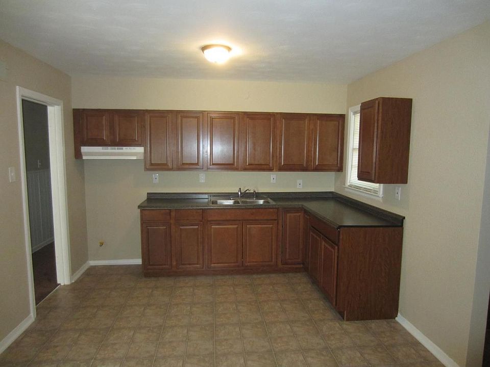 2nd image of 2202 Stephanie Ave