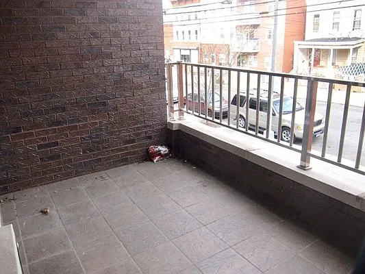 Rented by Realty 2000 Corp | media 15