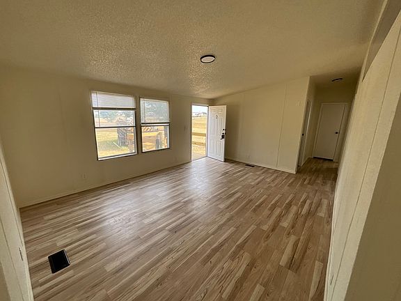 3rd image of 109 Sooner Rd