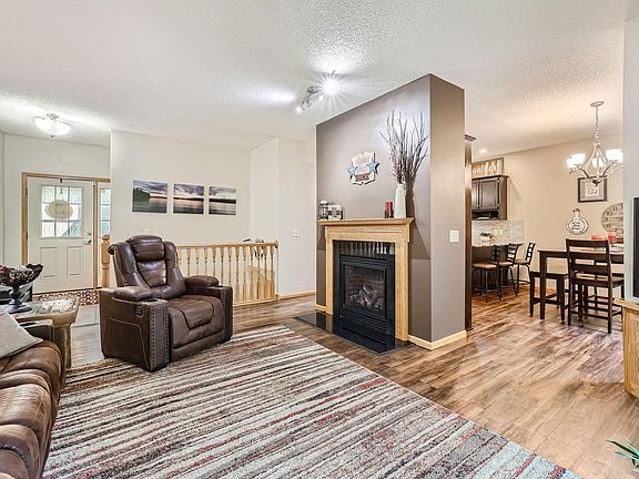 5th image of 22754 Poppy St NW