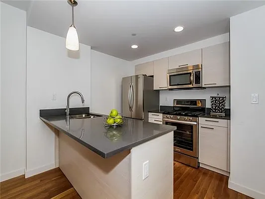 Rented by Avenue Sotheby's International Realty | media 36