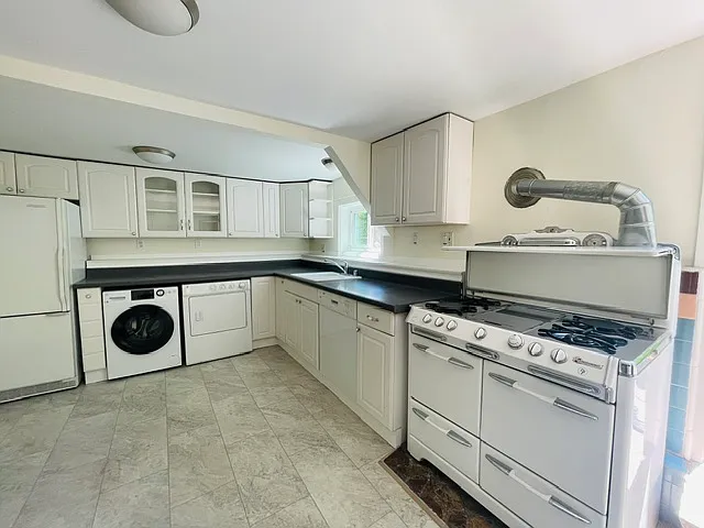2 bed, 1100 sqft, $3,300 — Photo 4