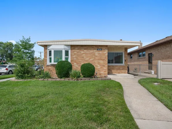 2530 Sheila St, Franklin Park, IL 60131