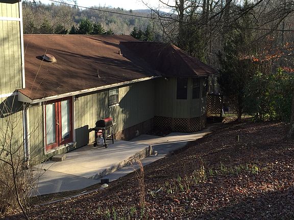 5th image of 135 Farr Ln