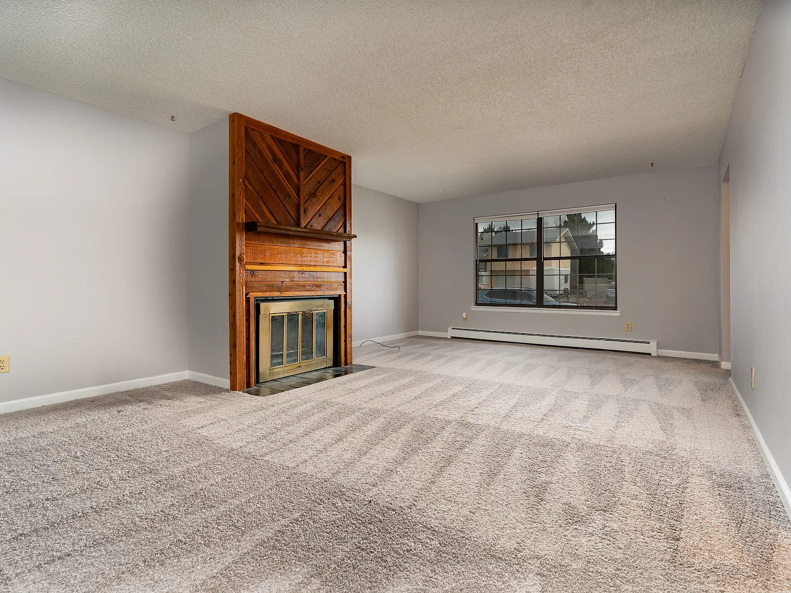 593 Redwing Ln — Photo 4
