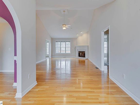 4th image of 104 Camperdown Ct