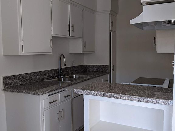 3rd image of 3520 Vinton Ave APT 5