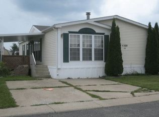 302 Oak Ln, Flint, MI 48506