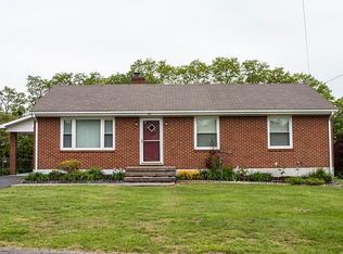 29 Hillmount Dr, Salem, VA 24153