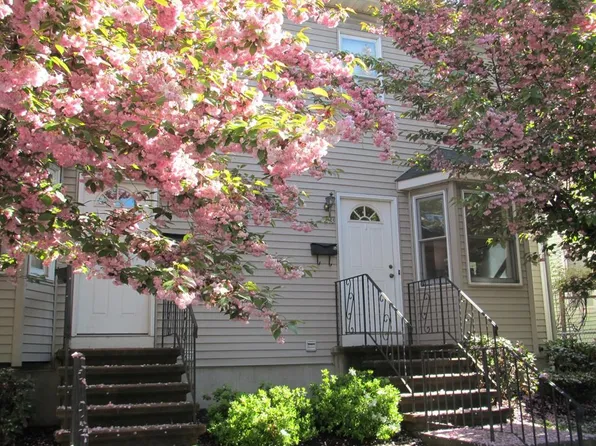 299 River St, Waltham, MA 02453